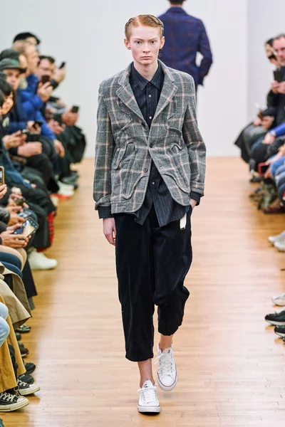 Look 27